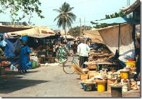 Mercado en Banjul-GAMBIA-EL CRISOL DE LA CORDURA